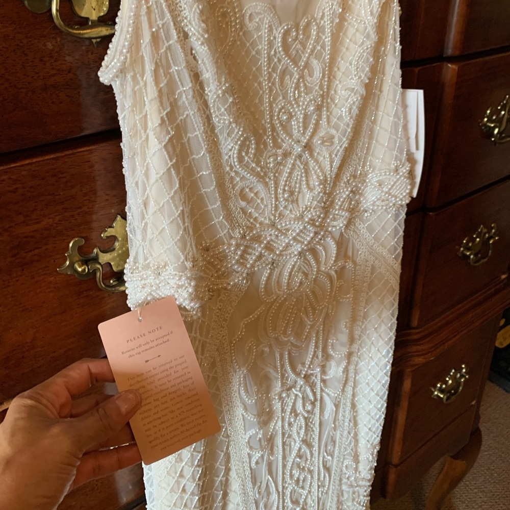 Theia hand embroidered mermaid wedding gown - Picture 15 of 16